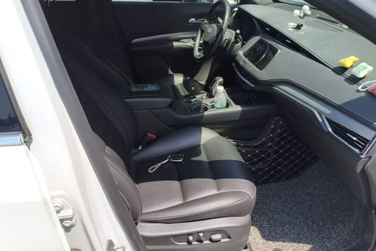 Used Cadillac XT4 2018 28T Two-Wheel Drive Leading Version Right Front Seat