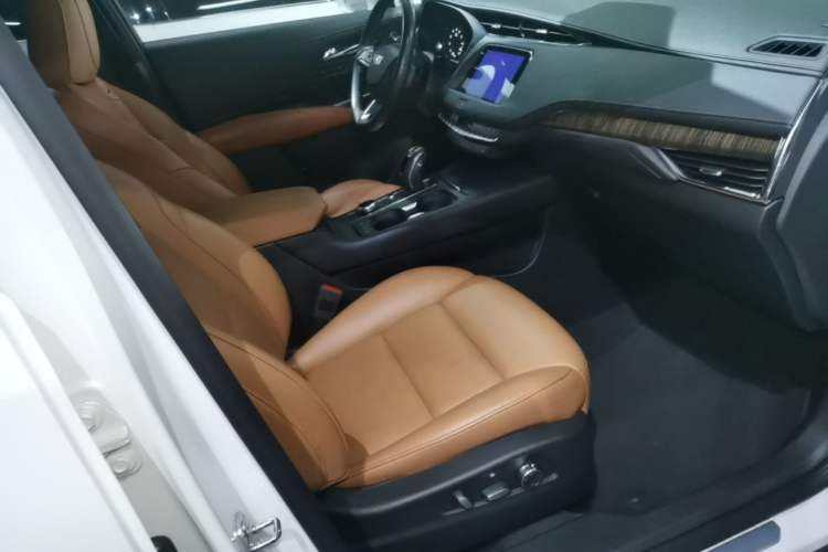 Used Cadillac XT4 2018 28T 4x4 Platinum Edition Right Front Seat