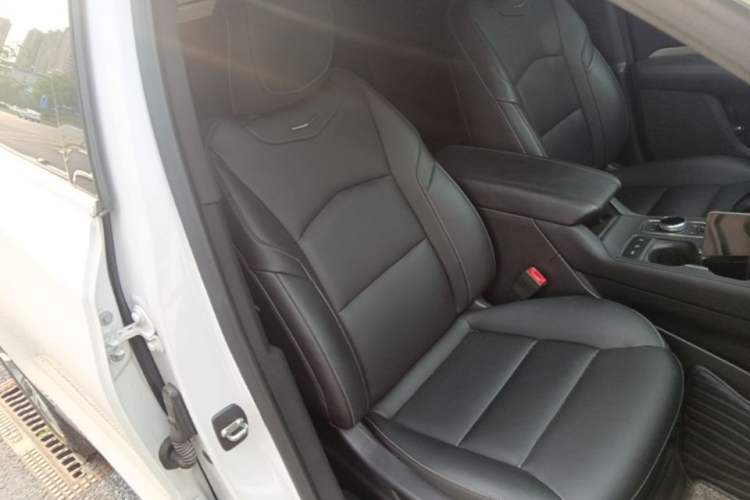 Used Cadillac XT4 2018 28T Two-Wheel Drive Leading Version Right Front Seat