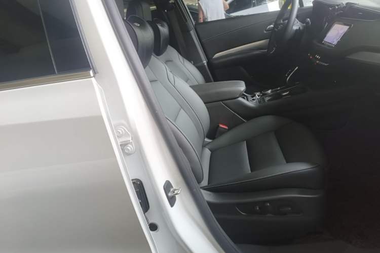 Used Cadillac XT4 2018 28T Two-Wheel Drive Leading Version Right Front Seat
