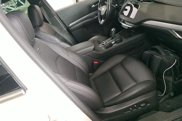 Used Cadillac XT4 2018 28T Two-Wheel Drive Leading Version Right Front Seat