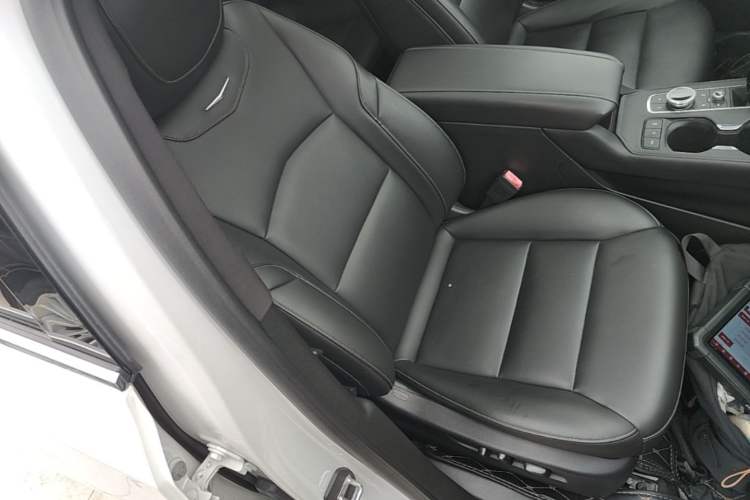 Used Cadillac XT4 2018 28T Two-Wheel Drive Leading Version Right Front Seat