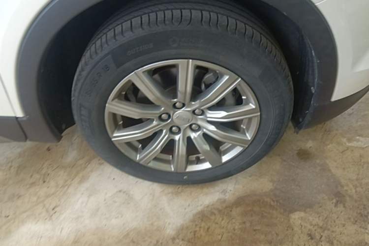 Used Cadillac XT4 2018 28T Two-Wheel Drive Leading Version Right Front Wheel Hub