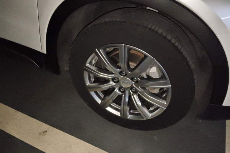 Used Cadillac XT4 2018 28T Two-Wheel Drive Leading Version Right Front Wheel Hub