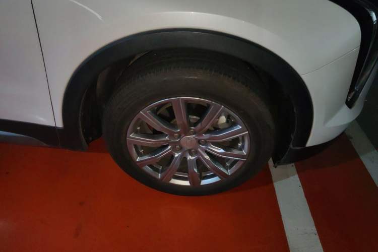 Used Cadillac XT4 2018 28T Two-Wheel Drive Leading Version Right Front Wheel Hub
