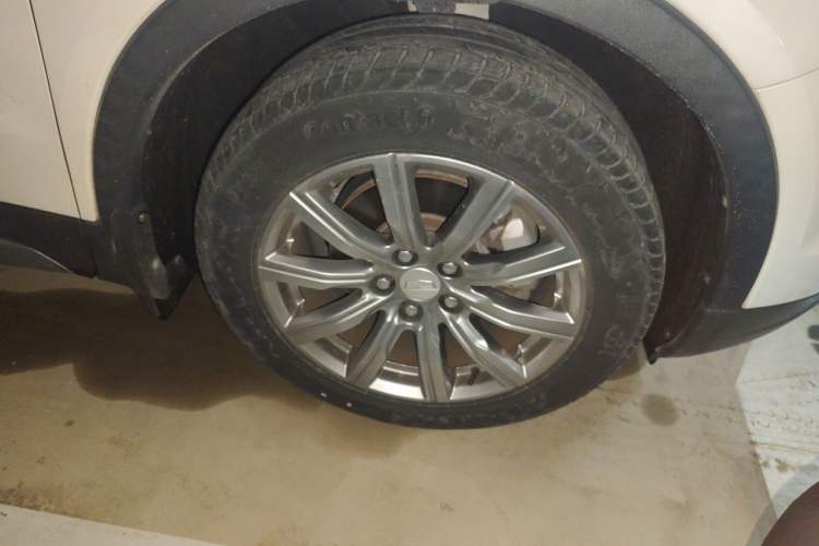 Used Cadillac XT4 2018 28T Two-Wheel Drive Leading Version Right Front Wheel Hub
