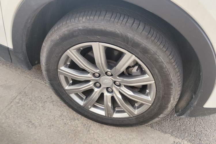 Used Cadillac XT4 2018 28T Two-Wheel Drive Leading Version Right Front Wheel Hub