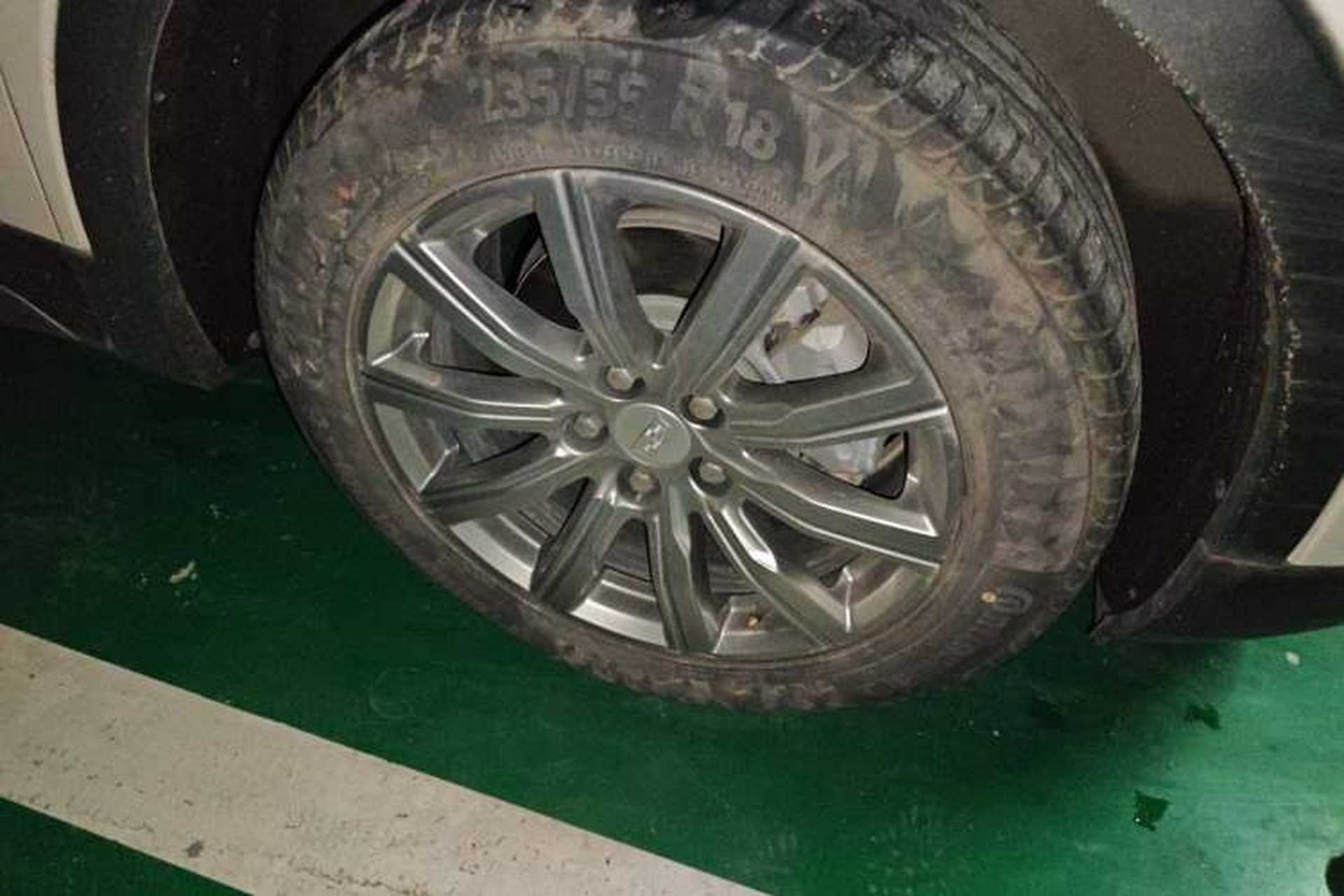 Used Cadillac XT4 2018 28T Two-Wheel Drive Leading Version Right Front Wheel Hub