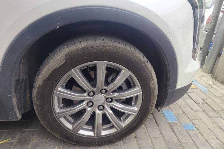 Used Cadillac XT4 2018 28T Two-Wheel Drive Leading Version Right Front Wheel Hub