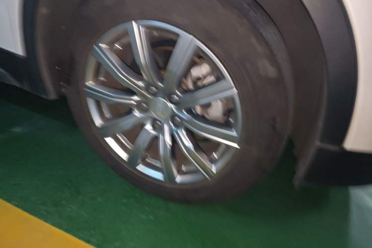Used Cadillac XT4 2018 28T Two-Wheel Drive Leading Version Right Front Wheel Hub