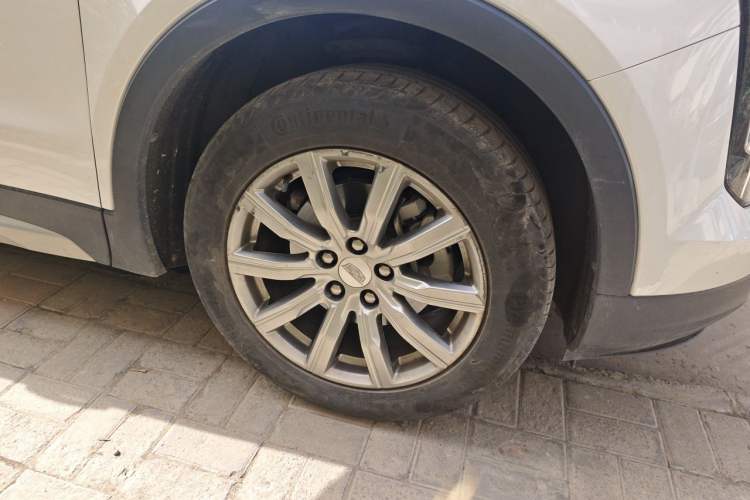 Used Cadillac XT4 2018 28T Two-Wheel Drive Leading Version Right Front Wheel Hub