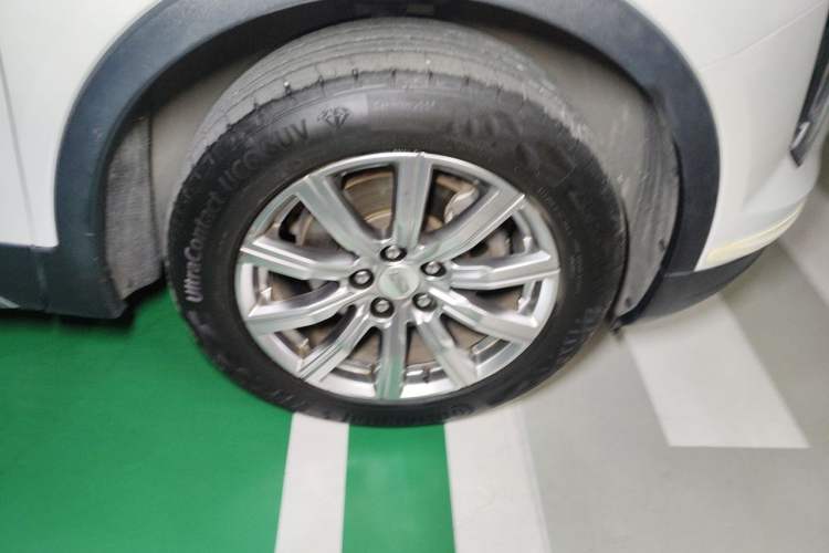 Used Cadillac XT4 2018 28T Four-Wheel Drive Leading Model Right Front Wheel Hub