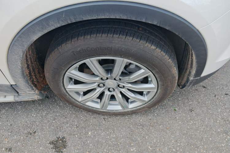 Used Cadillac XT4 2018 28T Two-Wheel Drive Leading Version Right Front Wheel Hub