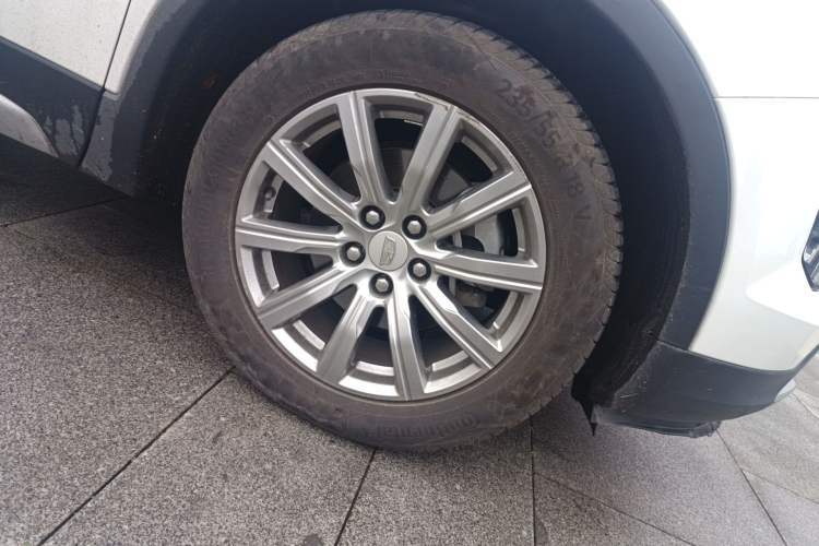 Used Cadillac XT4 2018 28T Two-Wheel Drive Leading Version Right Front Wheel Hub