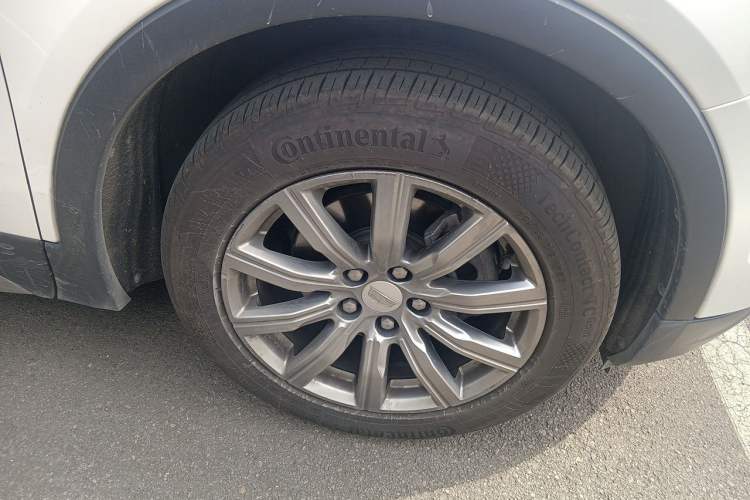 Used Cadillac XT4 2018 28T Two-Wheel Drive Leading Version Right Front Wheel Hub