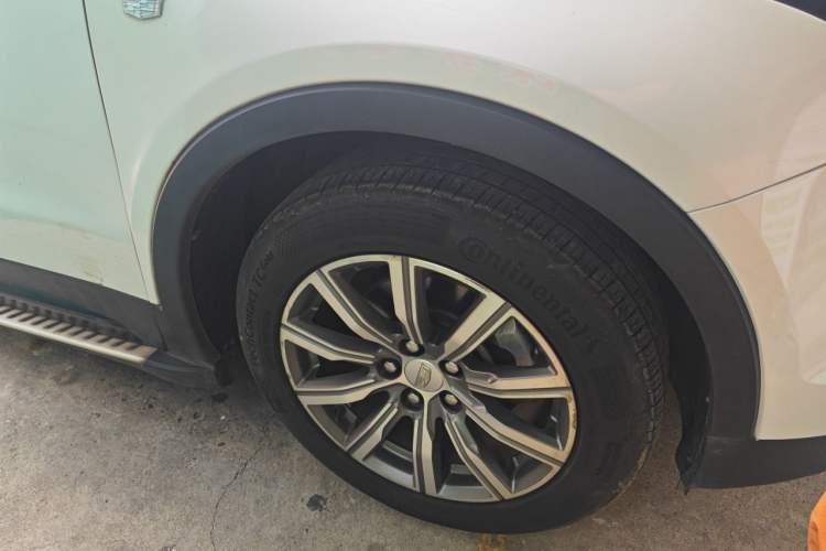 Used Cadillac XT4 2018 28T Two-Wheel Drive Luxury Sport Model Right Front Wheel Hub