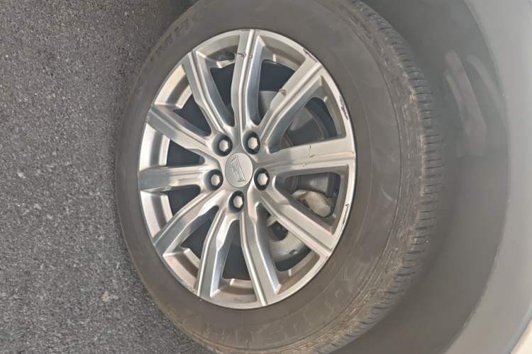 Used Cadillac XT4 2018 28T Four-Wheel Drive Leading Model Right Front Wheel Hub