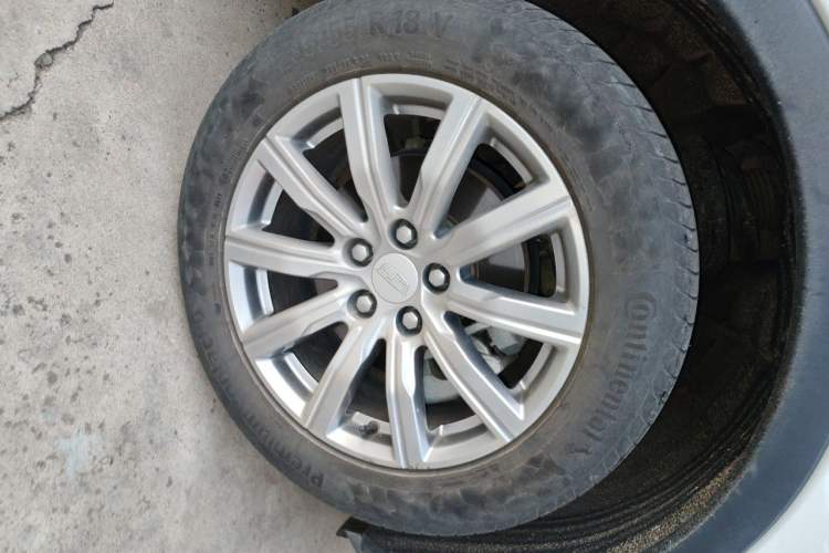 Used Cadillac XT4 2018 28T Two-Wheel Drive Leading Version Right Front Wheel Hub