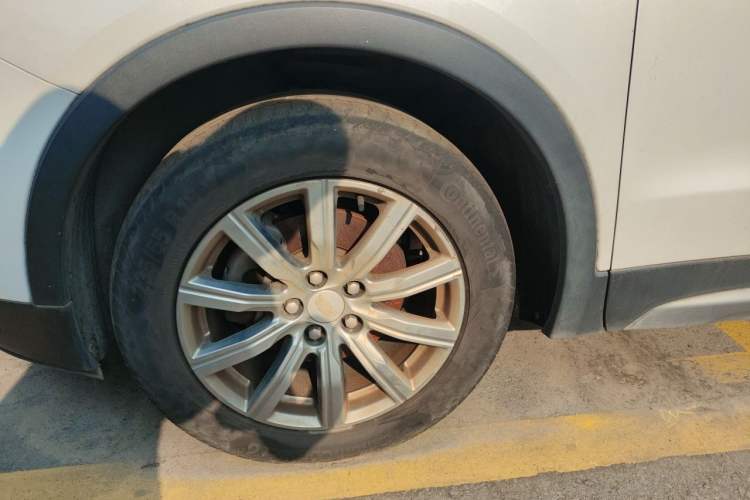 Used Cadillac XT4 2018 28T Two-Wheel Drive Leading Version Right Front Wheel Hub