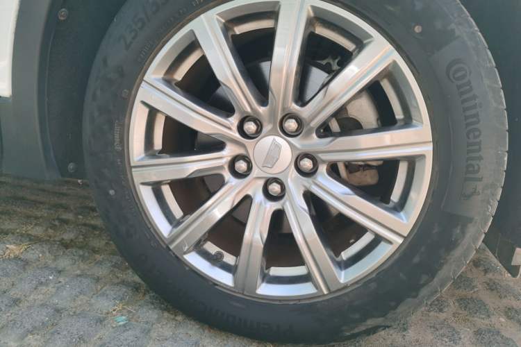 Used Cadillac XT4 2018 28T Two-Wheel Drive Leading Version Right Front Wheel Hub