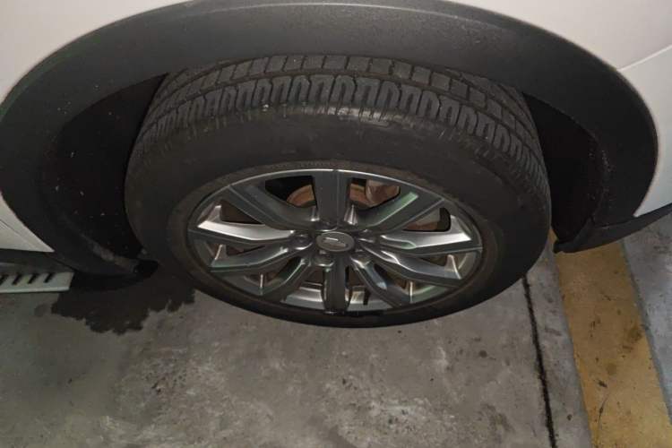 Used Cadillac XT4 2018 28T Two-Wheel Drive Leading Version Right Front Wheel Hub