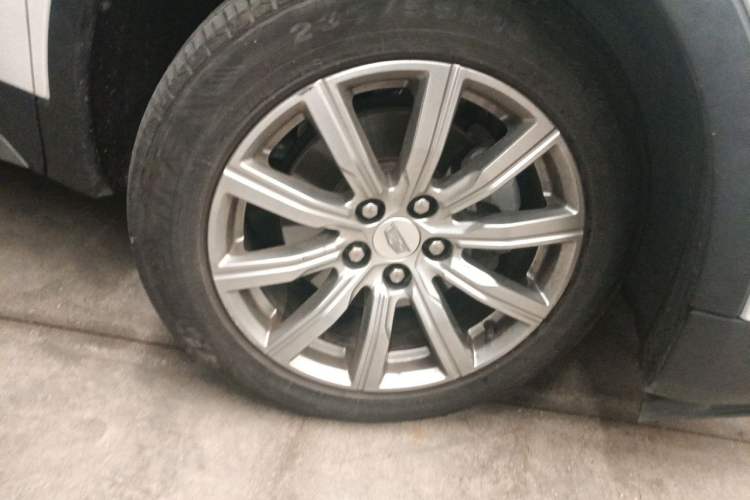 Used Cadillac XT4 2018 28T Two-Wheel Drive Leading Version Right Front Wheel Hub