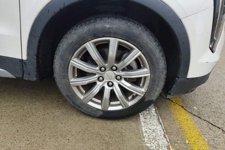 Used Cadillac XT4 2018 28T Two-Wheel Drive Leading Version Right Front Wheel Hub
