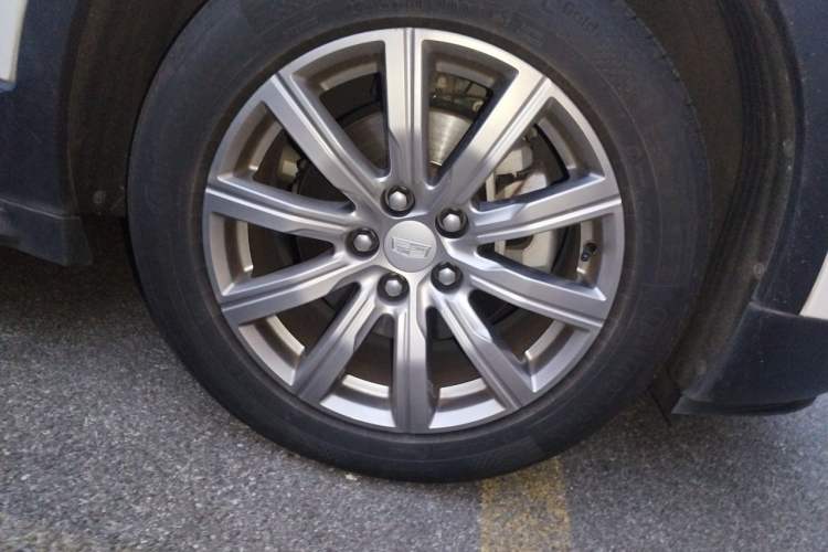 Used Cadillac XT4 2018 28T Two-Wheel Drive Leading Version Right Front Wheel Hub