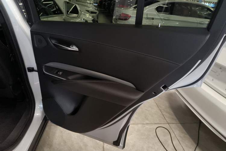 Used Cadillac XT4 2018 28T Two-Wheel Drive Leading Version Right Rear Door Interior