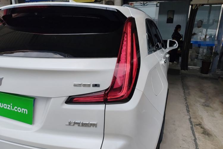 Used Cadillac XT4 2018 28T Two-Wheel-Drive Luxury Model Right Rear Taillight