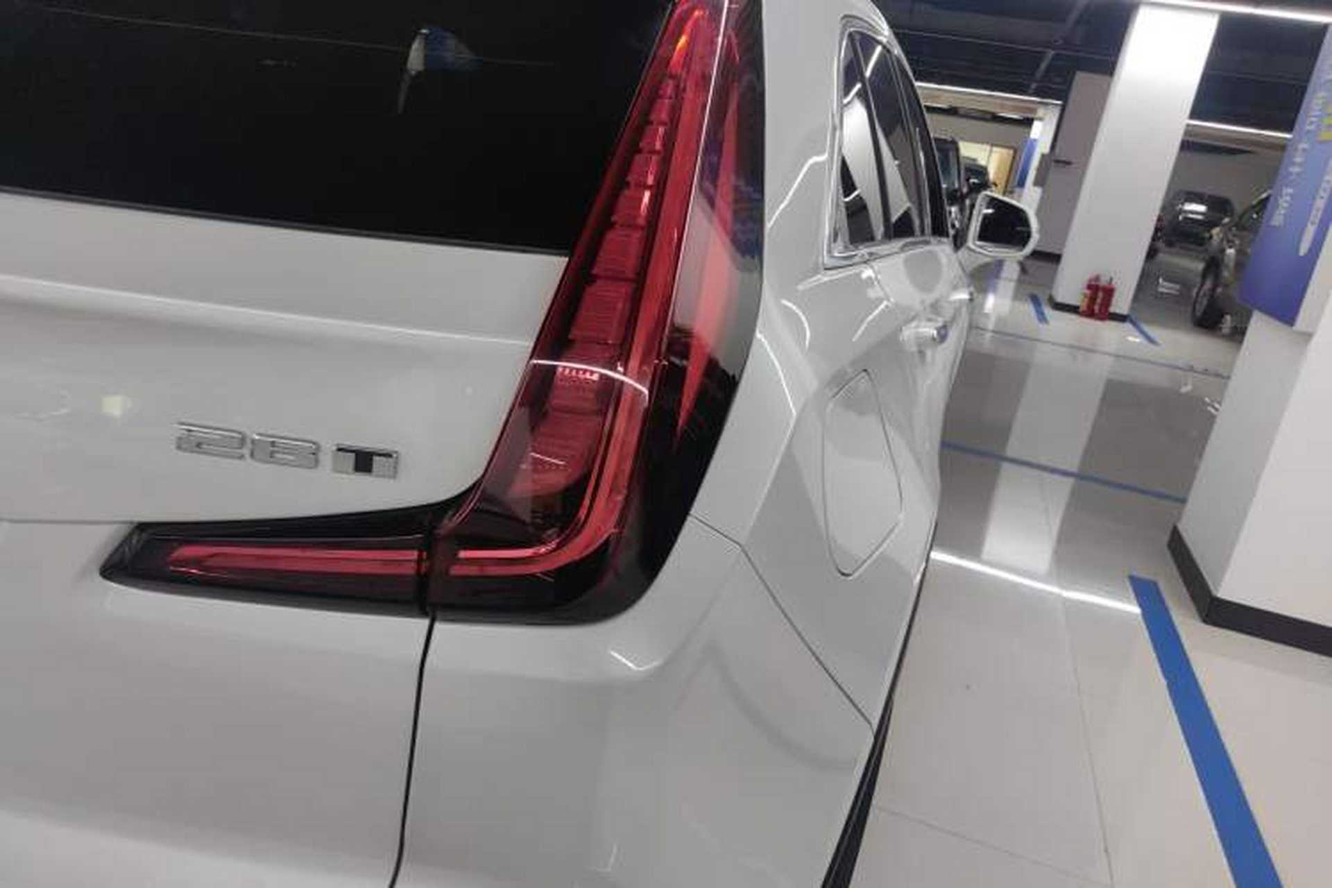Used Cadillac XT4 2018 28T Two-Wheel Drive Leading Version Right Rear Taillight