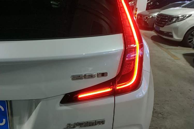 Used Cadillac XT4 2018 28T Two-Wheel Drive Leading Version Right Rear Taillight