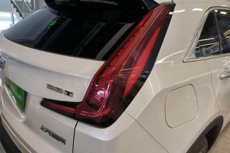 Used Cadillac XT4 2018 28T Two-Wheel Drive Leading Version Right Rear Taillight