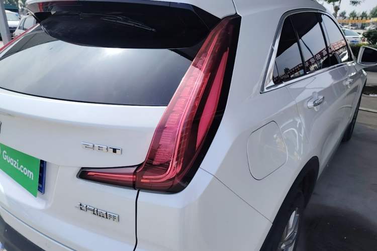 Used Cadillac XT4 2018 28T Two-Wheel-Drive Luxury Model Right Rear Taillight