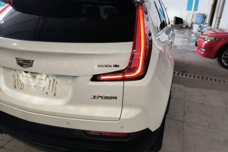 Used Cadillac XT4 2018 28T Two-Wheel Drive Tech Version Right Rear Taillight