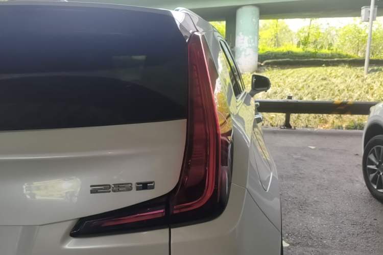 Used Cadillac XT4 2018 28T Two-Wheel Drive Leading Version Right Rear Taillight