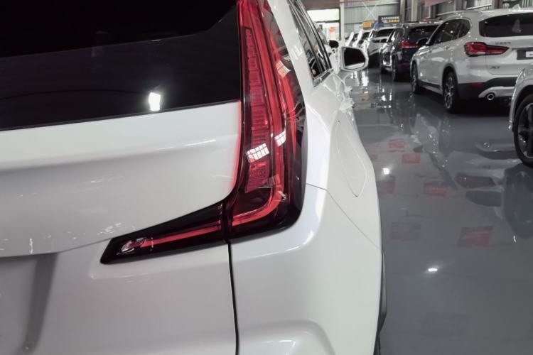 Used Cadillac XT4 2018 28T Two-Wheel Drive Leading Version Right Rear Taillight