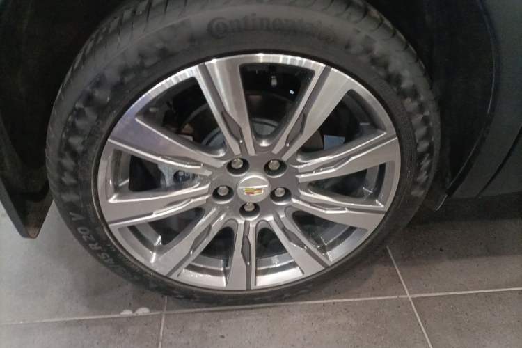 Used Cadillac XT4 2018 28T 4x4 Platinum Sport Edition Right Rear Wheel Hub
