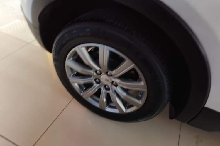 Used Cadillac XT4 2018 28T Two-Wheel Drive Leading Version Right Rear Wheel Hub