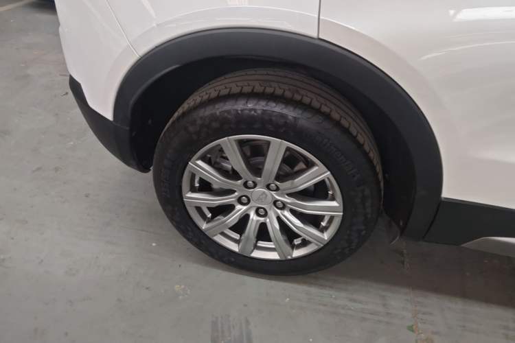 Used Cadillac XT4 2018 28T Two-Wheel Drive Leading Version Right Rear Wheel Hub