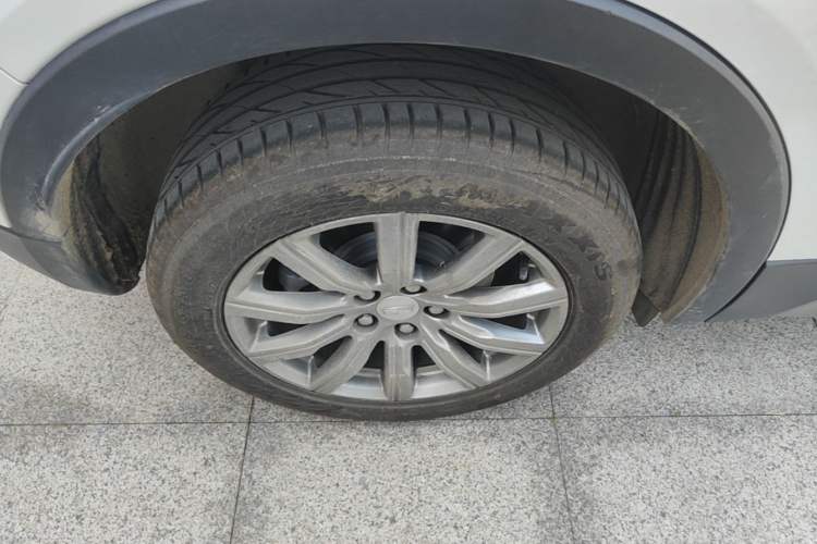 Used Cadillac XT4 2018 28T Two-Wheel Drive Leading Version Right Rear Wheel Hub