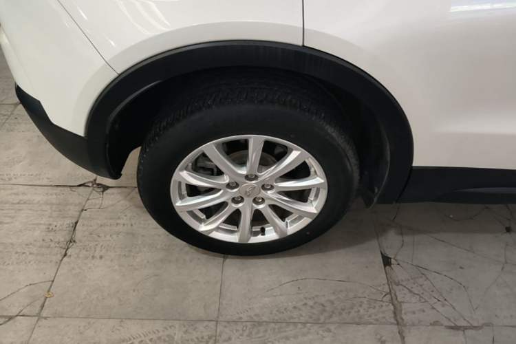 Used Cadillac XT4 2018 28T Two-Wheel Drive Tech Version Right Rear Wheel Hub