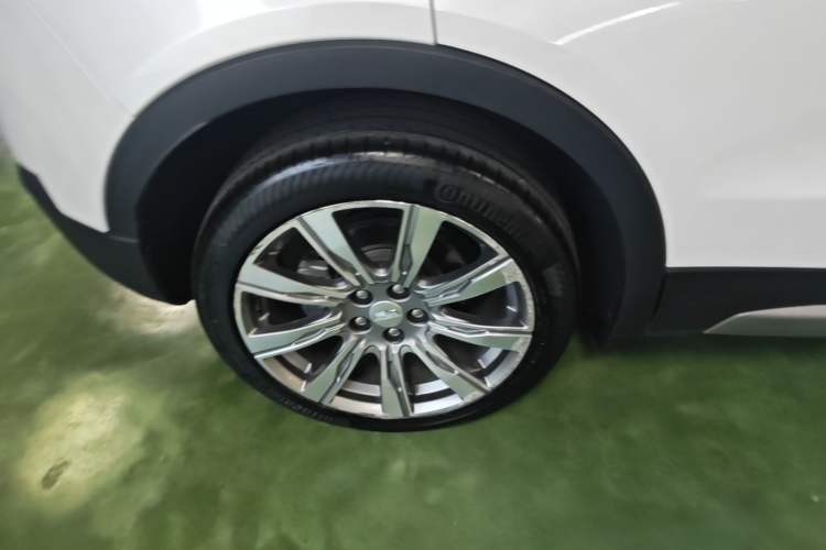 Used Cadillac XT4 2018 28T 4x4 Platinum Edition Right Rear Wheel Hub