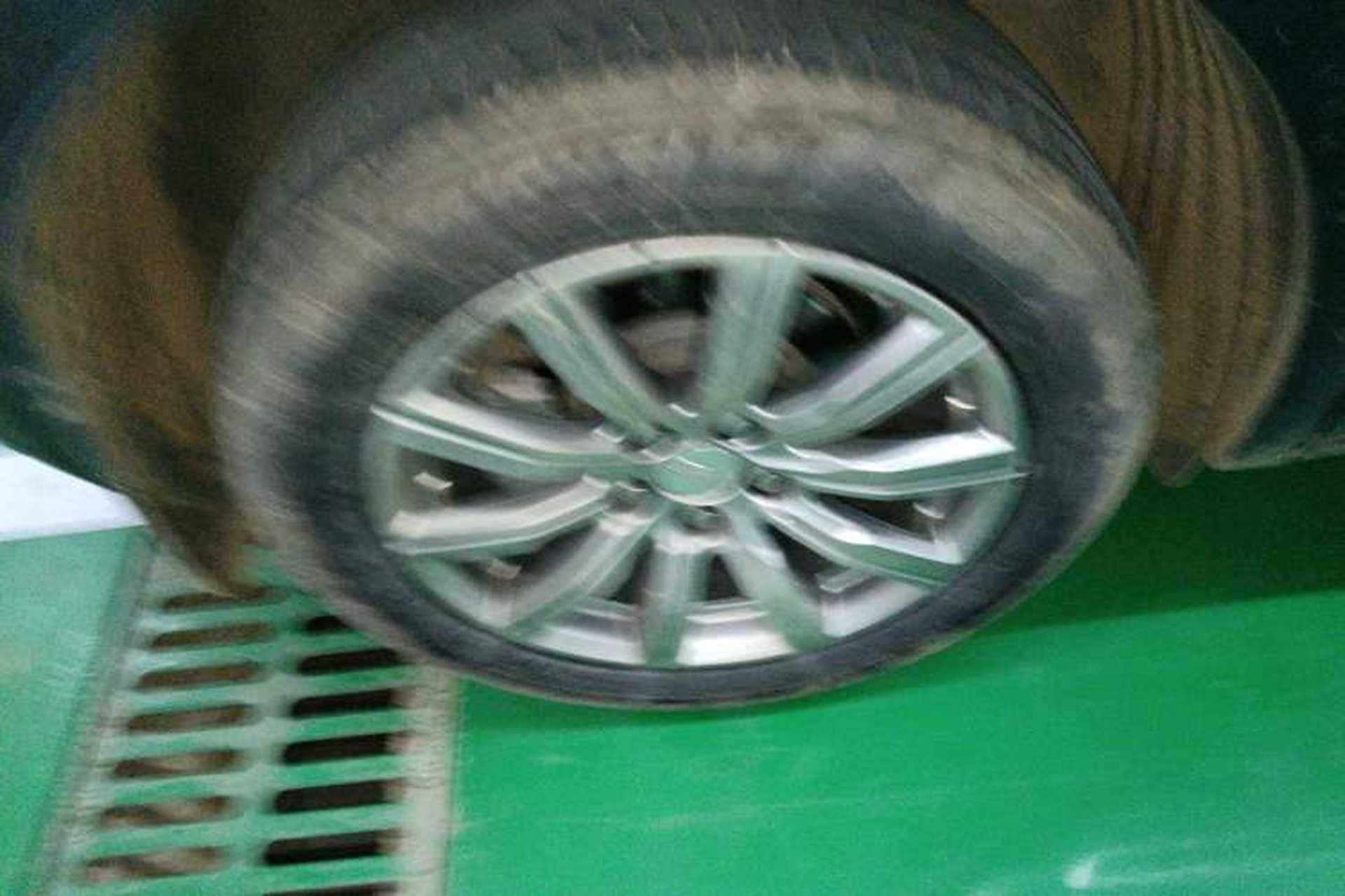 Used Cadillac XT4 2018 28T Two-Wheel Drive Leading Version Right Rear Wheel Hub