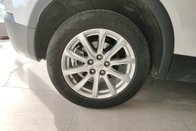 Used Cadillac XT4 2018 28T Two-Wheel Drive Tech Version Right Rear Wheel Hub