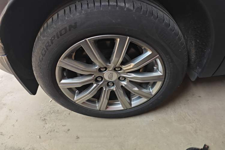 Used Cadillac XT4 2018 28T Two-Wheel Drive Leading Version Right Rear Wheel Hub