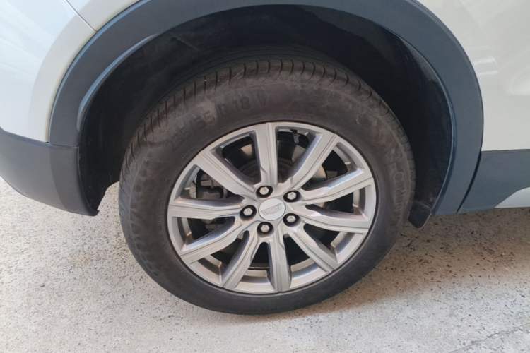 Used Cadillac XT4 2018 28T Two-Wheel Drive Leading Version Right Rear Wheel Hub
