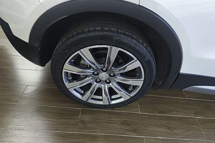 Used Cadillac XT4 2018 28T 4x4 Platinum Edition Right Rear Wheel Hub