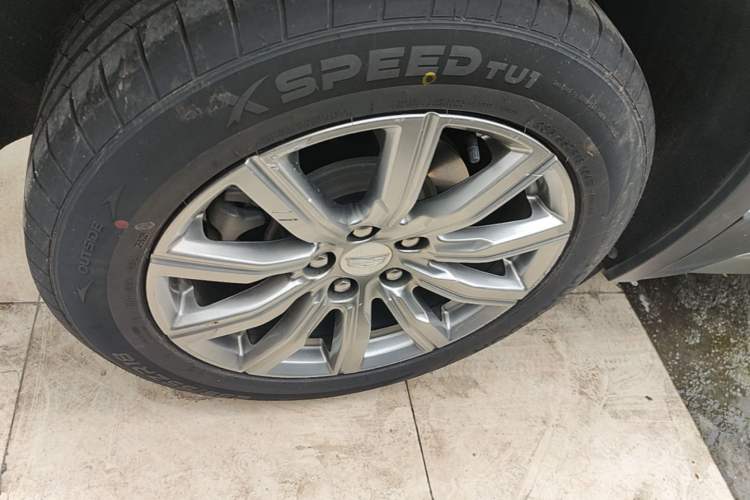 Used Cadillac XT4 2018 28T Two-Wheel Drive Leading Version Right Rear Wheel Hub