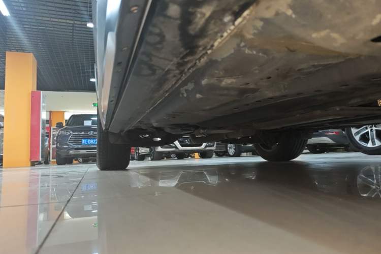 Used Cadillac XT4 2018 28T Two-Wheel Drive Leading Version Right Side Sill